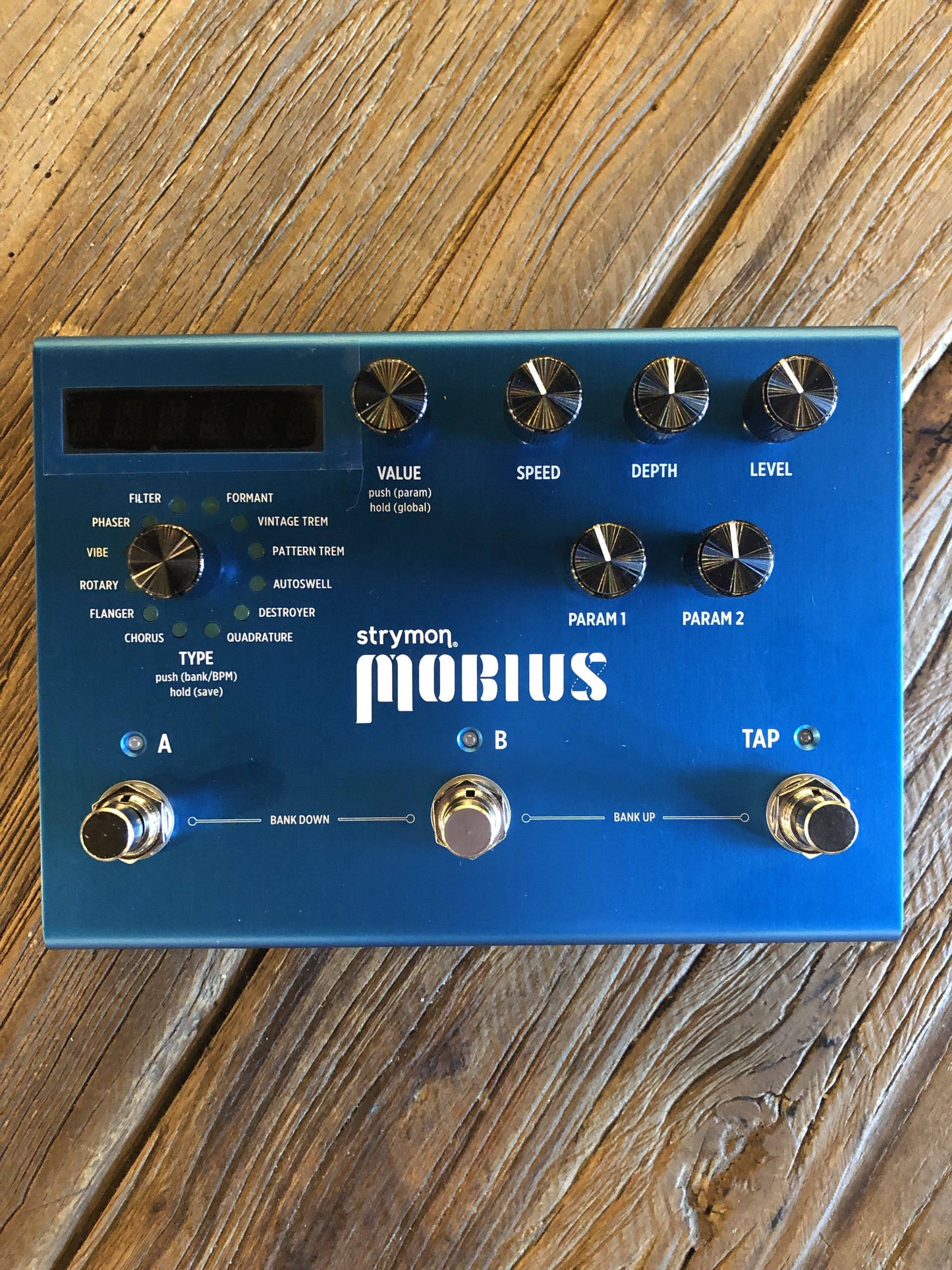 mobius guitar pedal Strymon Mobius Multidimensional Modulation – Danville Music